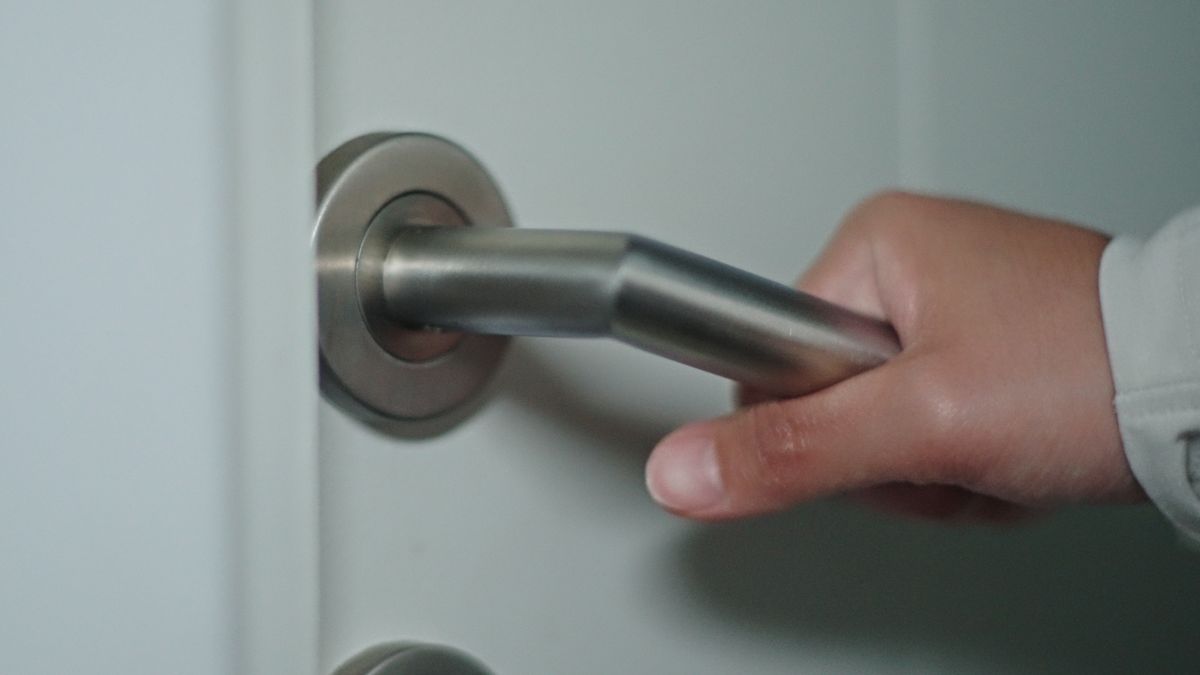 "Łapacze klamek" grasują w Toruniu?