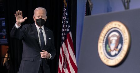 Inwazja na Ukrainę nadal jest możliwa. Biden: Rosja ma 150 tys. żołnierzy wokół tego państwa
