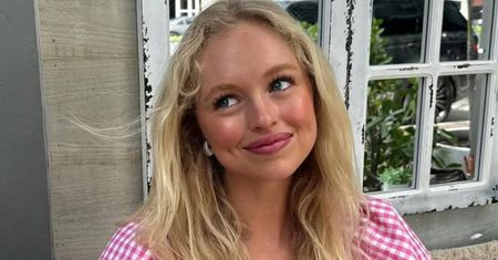 Wrzuciła zdjęcie w bikini. Ten kolor podkreśla opaleniznę