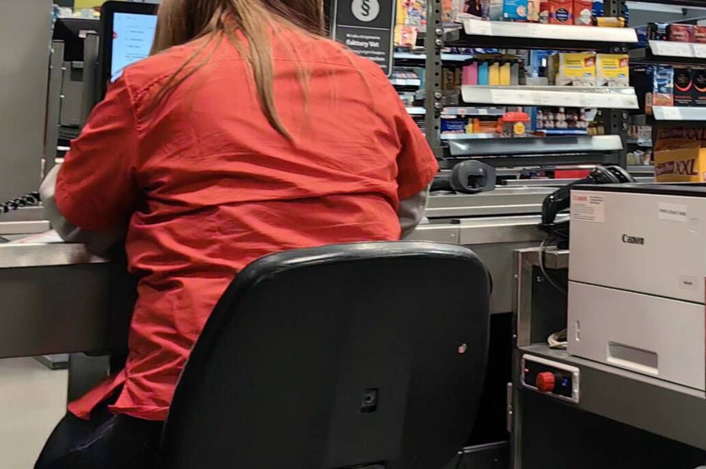 Wróciła do pracy po 1-dniowej emeryturze. Dostała niższą pensję. Zapadł wyrok