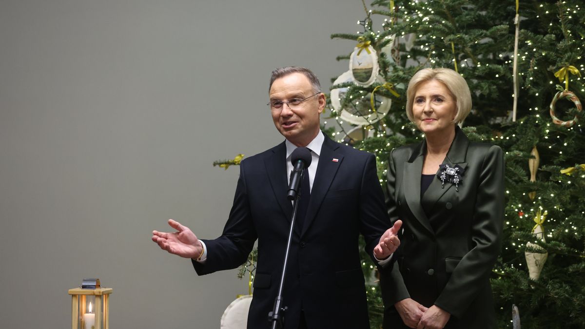 Andrzej Duda, Agata Kornhauser-Duda
Albert Zawada
betlejemskie, choinka, drzewko bo�onarodzeniowe, g�owa pa�stwa, ma��onka, pa�ac, para prezydencka, polityk, prezydencki, przekazanie, �ona, Agata Kornhauser Duda