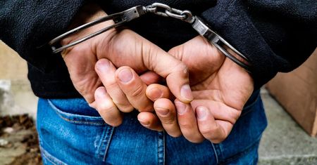 Dramatyczny telefon 12-latki. Wezwała policję do pijanego ojca