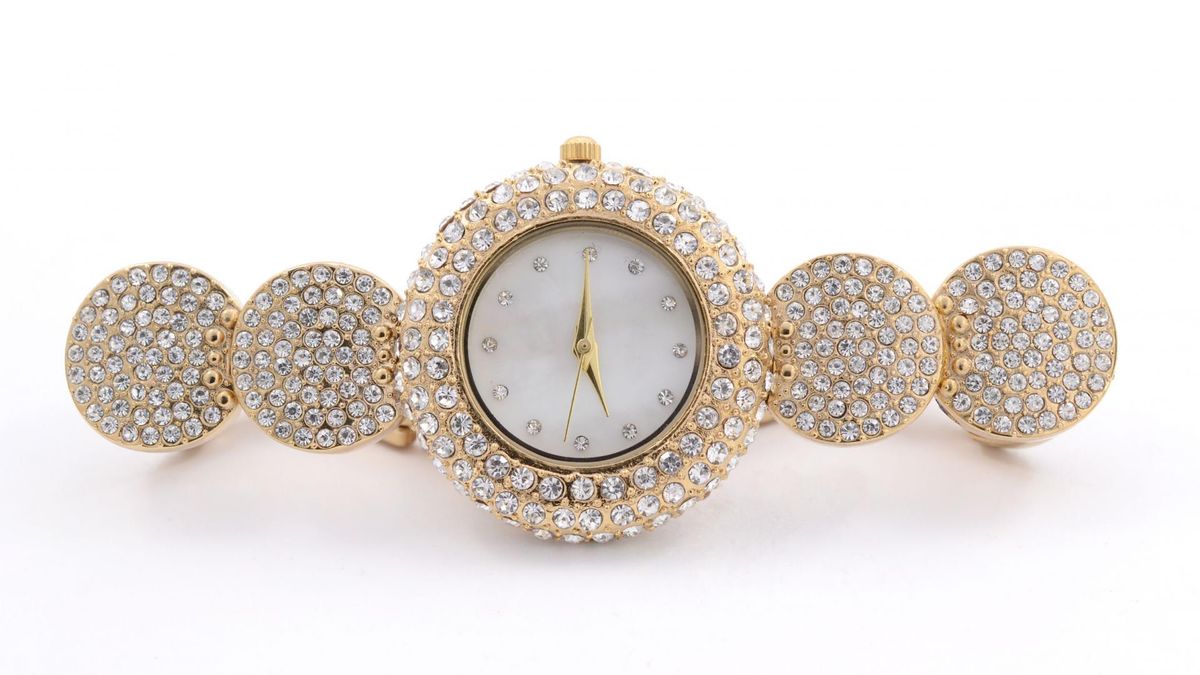 Zegarek coraz częściej zastępuje biżuterię - na wyprzedaży znajdziesz wiele ciekawych modeli