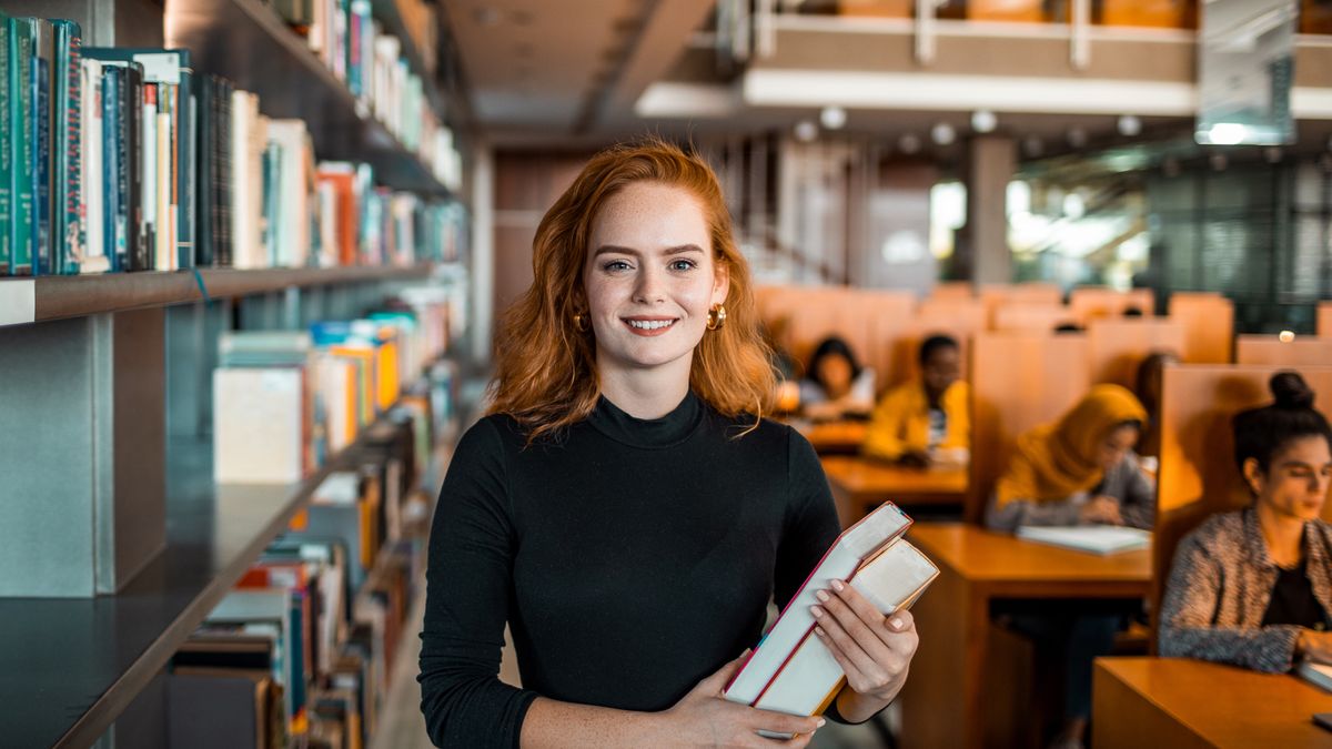 Czy trzeba mieć skończone studia, żeby znaleźć dobrą pracę?