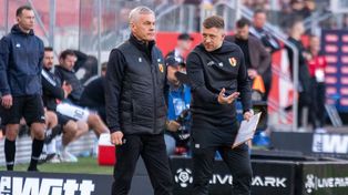 Zmiany w sztabie szkoleniowym Korony Kielce. Wiemy, kto odejdzie z drużyny grającej w PKO BP Ekstraklasie. Ma dołączyć trzech trenerów