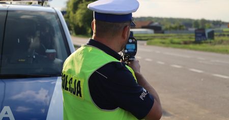 Kościerzyna: Szaleńczy rajd w centrum. 20-letni kierowca stracił prawo jazdy i sporo zapłacił