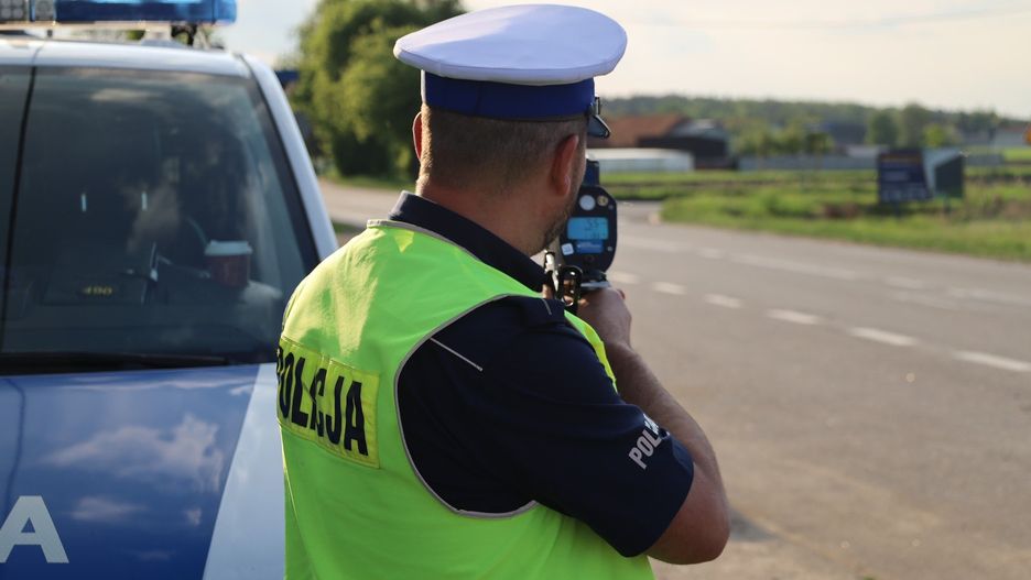 Policja apeluje o rozwagę i przestrzeganie ograniczeń prędkości dla bezpieczeństwa wszystkich użytkowników dróg