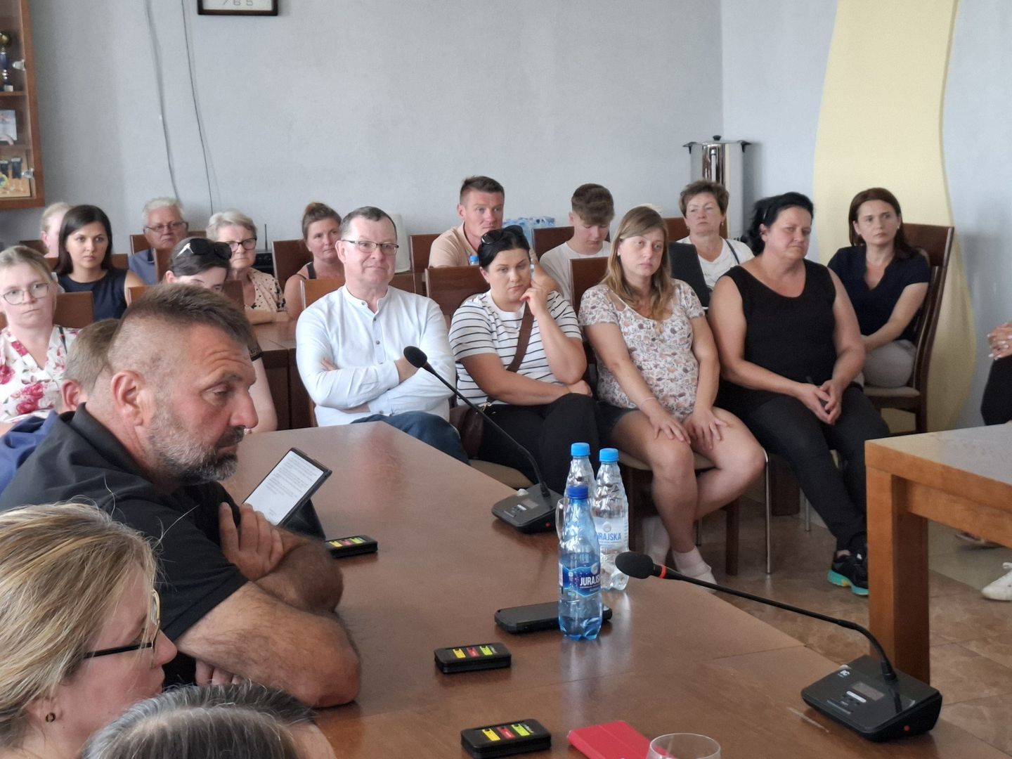 Sesja rady gminy w Lgocie Wielkiej, na której zapadły decyzje o likwidacji szkoły podstawowej w Brudzicach