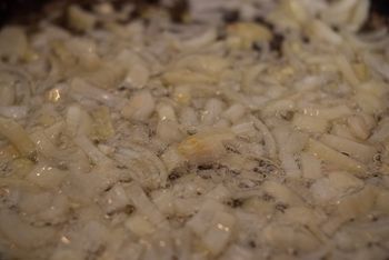 Te warzywa można znaleźć w każdej kuchni. Gastrolog mówi, co robią z jelitami