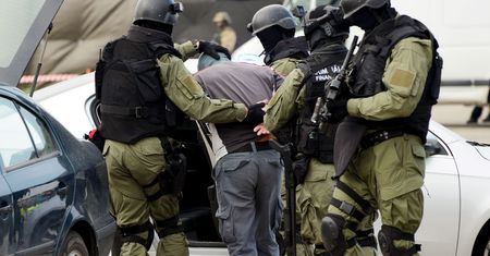 Pomagali prać mafii brudne pieniądze. Polska policja zatrzymała 65 osób
