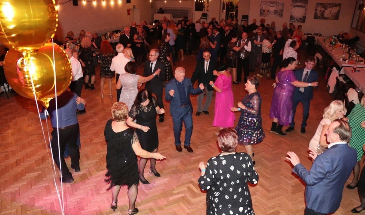 Rzeszów: Zapisz się na Potańcówkę Sylwestrową dla Seniorów w auli Zespołu Szkół Mechanicznych