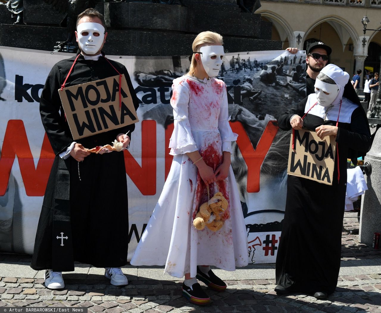 "Kościół winny, nie święty". Antyklerykalny protest w Krakowie