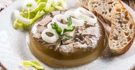 Nie było chipsów ani sushi. Te zakąski ratowały każdą imprezę w PRL-u