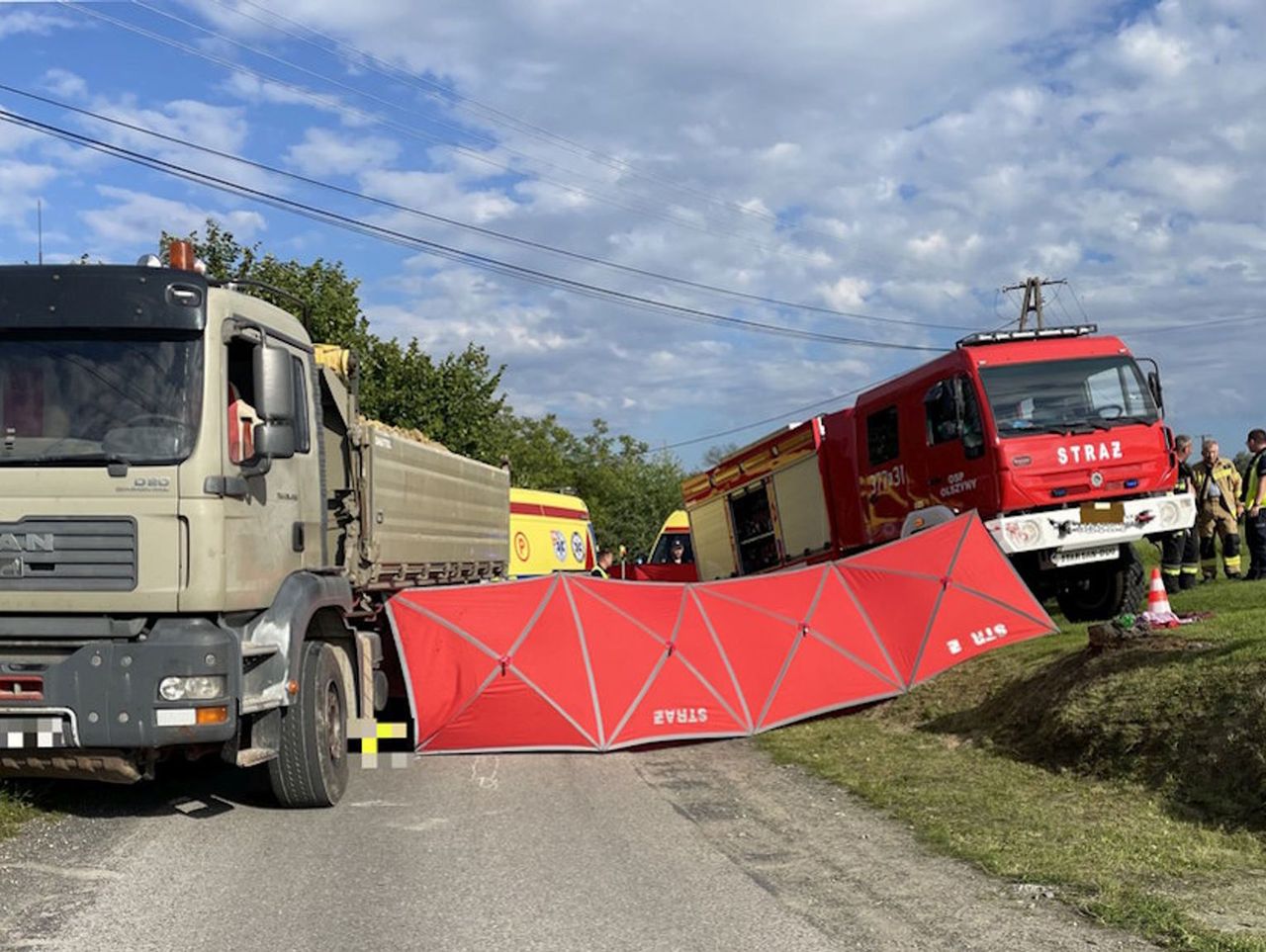 Olszyny: 11-latek na hulajnodze wjechał pod koła ciężarówki