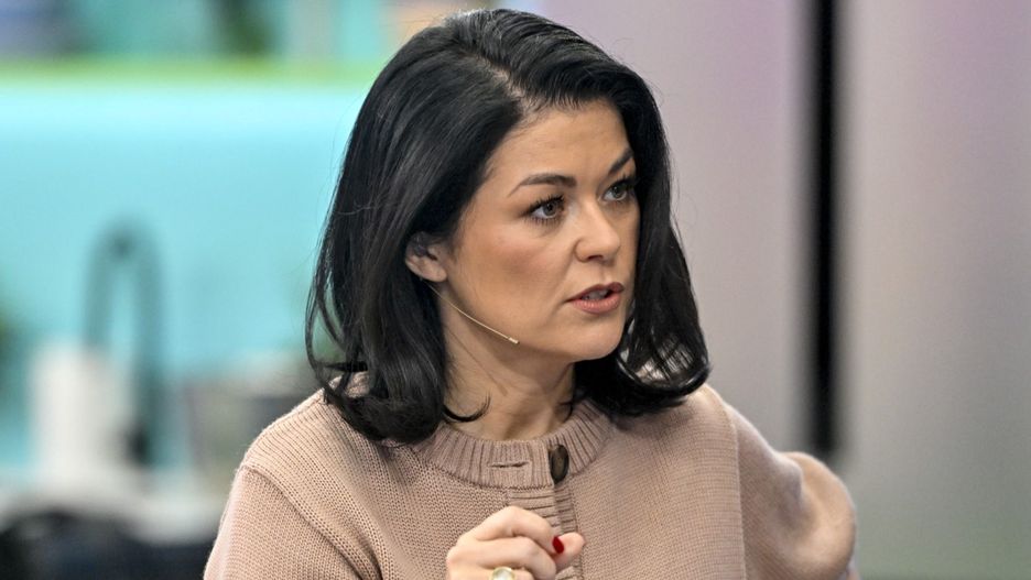 Katarzyna Cichopek w modnym odcieniu brązu