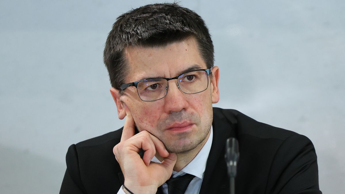 Mariusz Ha�adyj
Warszawa, 08.09.2025. Kandydat na prezesa NIK Mariusz Ha�adyj podczas publicznego przes�uchania kandydat�w na stanowisko Prezesa Najwy�szej Izby Kontroli, 8 bm. w Sejmie w Warszawie. (doro) PAP/Rafa� Guz
Rafa� Guz
kandydaci, Najwy�sza Izba Kontroli, NIK, polityka, portret, przes�uchanie, publiczne, Sejm