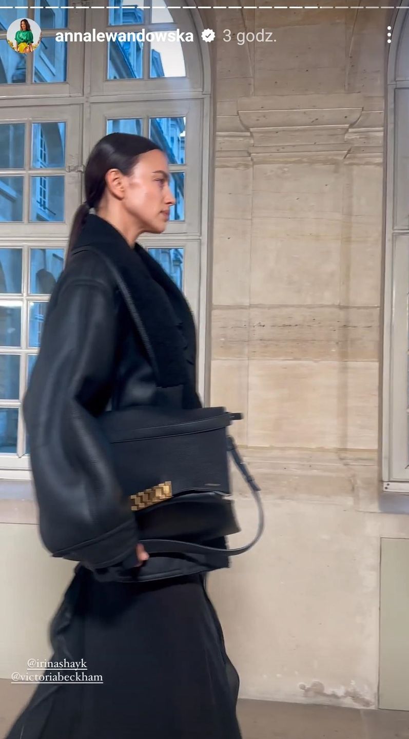 Irina Shayk na pokazie Victorii Beckham w Paryżu