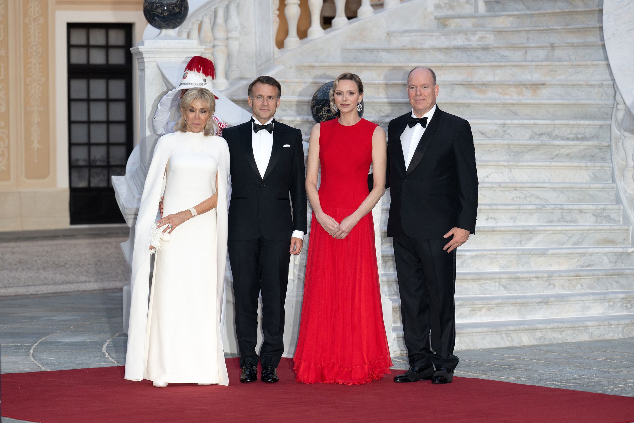 Brigitte i Emmanuel Macronowie, książę Albert, księżna Charlene