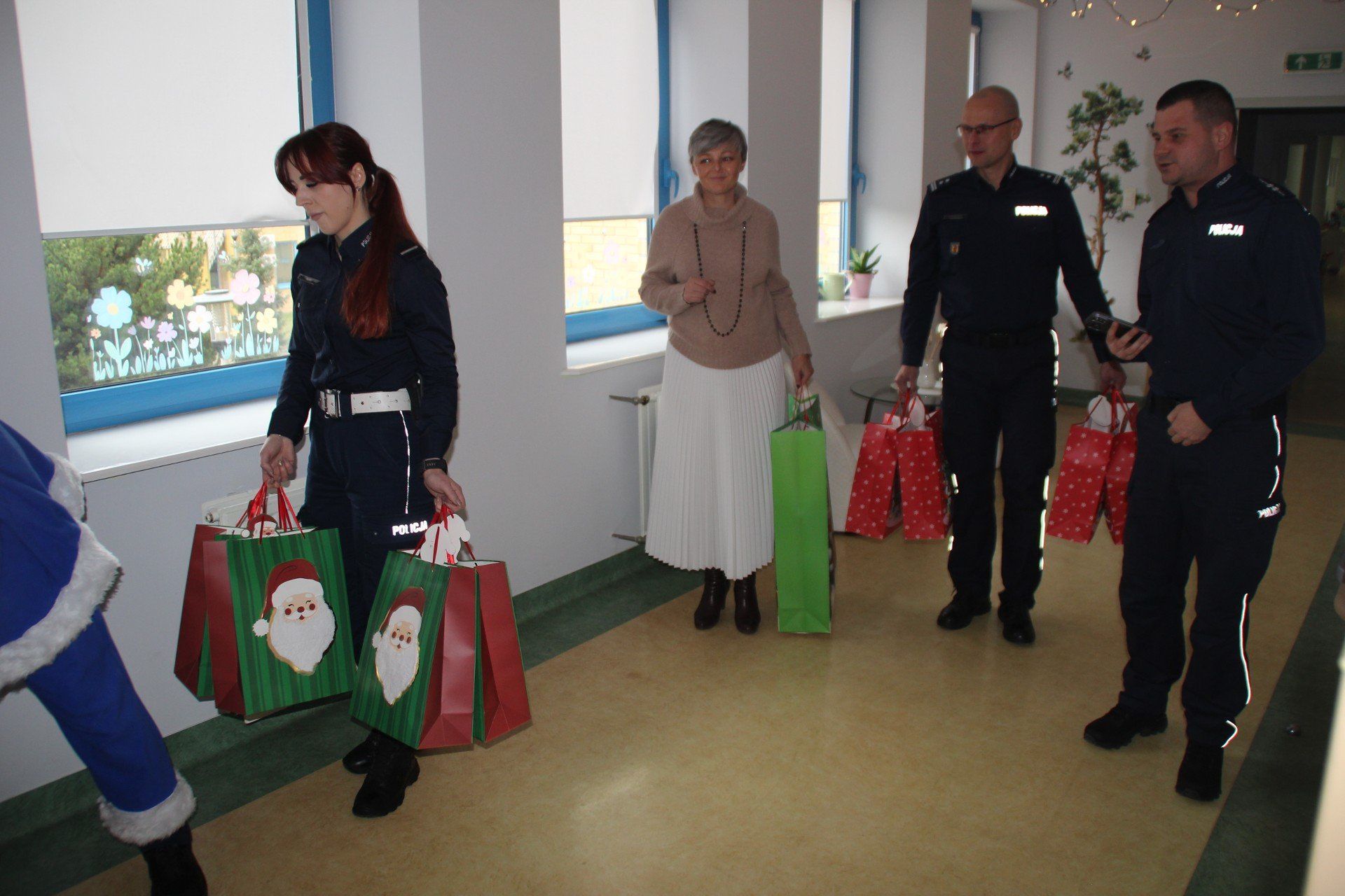 Niebieski Mikołaj od policjantów z Radomska