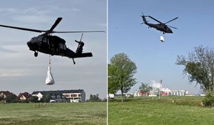 Black Hawk nagrany w akcji. Zrzucają ogromne worki na wał w Nysie