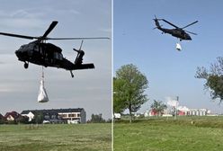 Black Hawk nagrany w akcji. Zrzucają ogromne worki na wał w Nysie