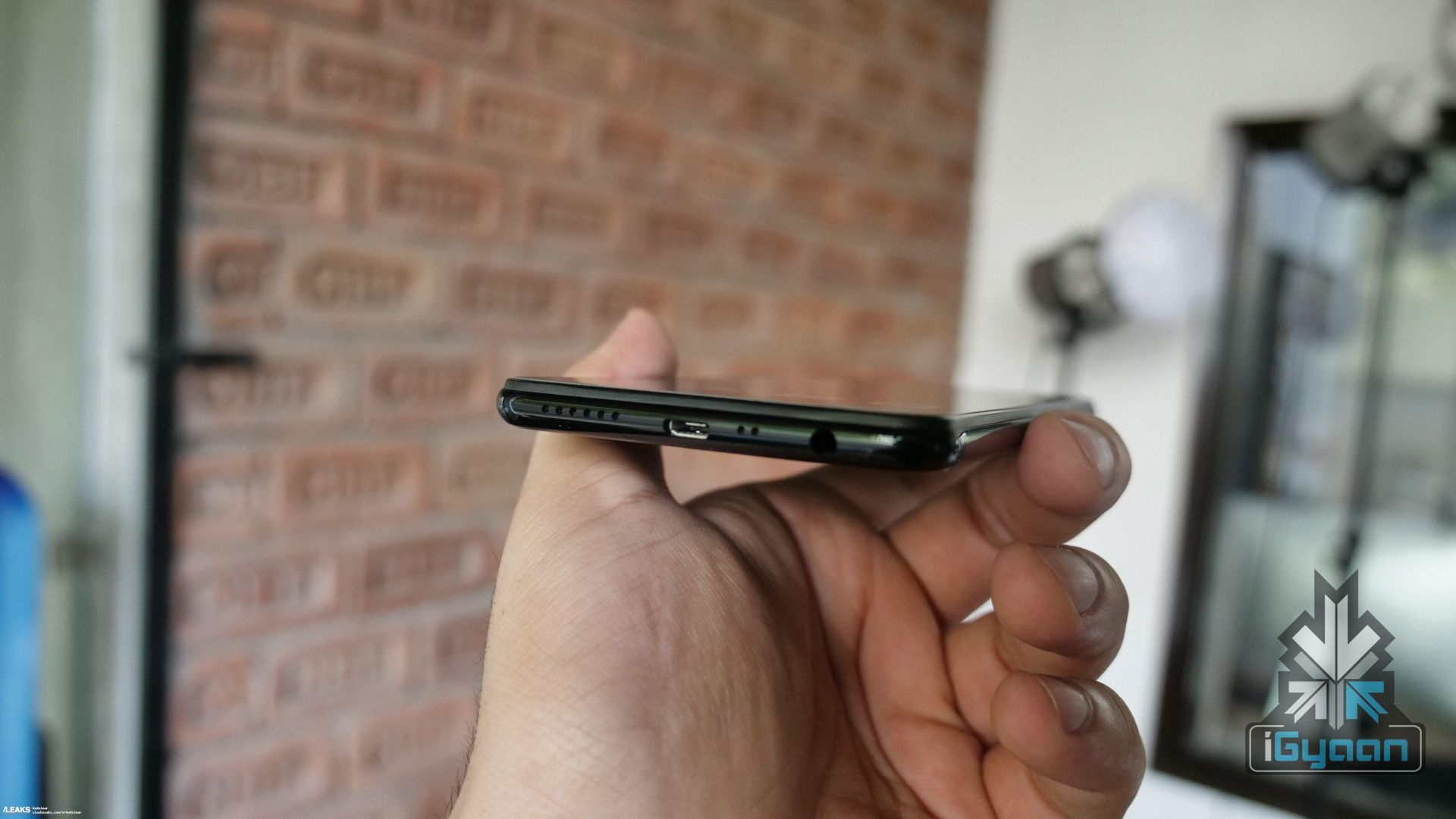 #wSkrócie: Moto Z3 Play na zdjęciu, cena LG G7 ThinQ i iPhone z ekranem Super Bright 8