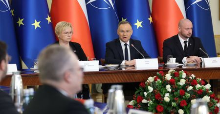 "Wyjątkowa chwila". Ruszyło spotkanie zwołane przez Dudę