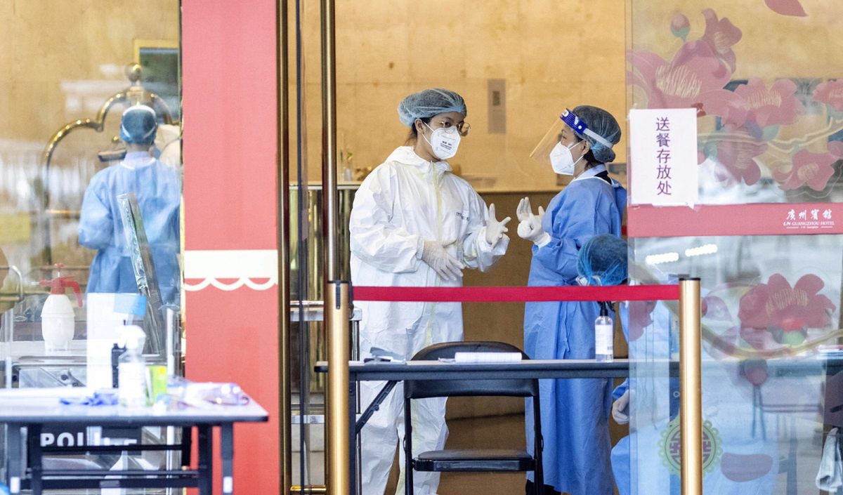 USA oskarżają Chiny o ukrywanie informacji na temat koronawirusa. Jest odpowiedź ambasady