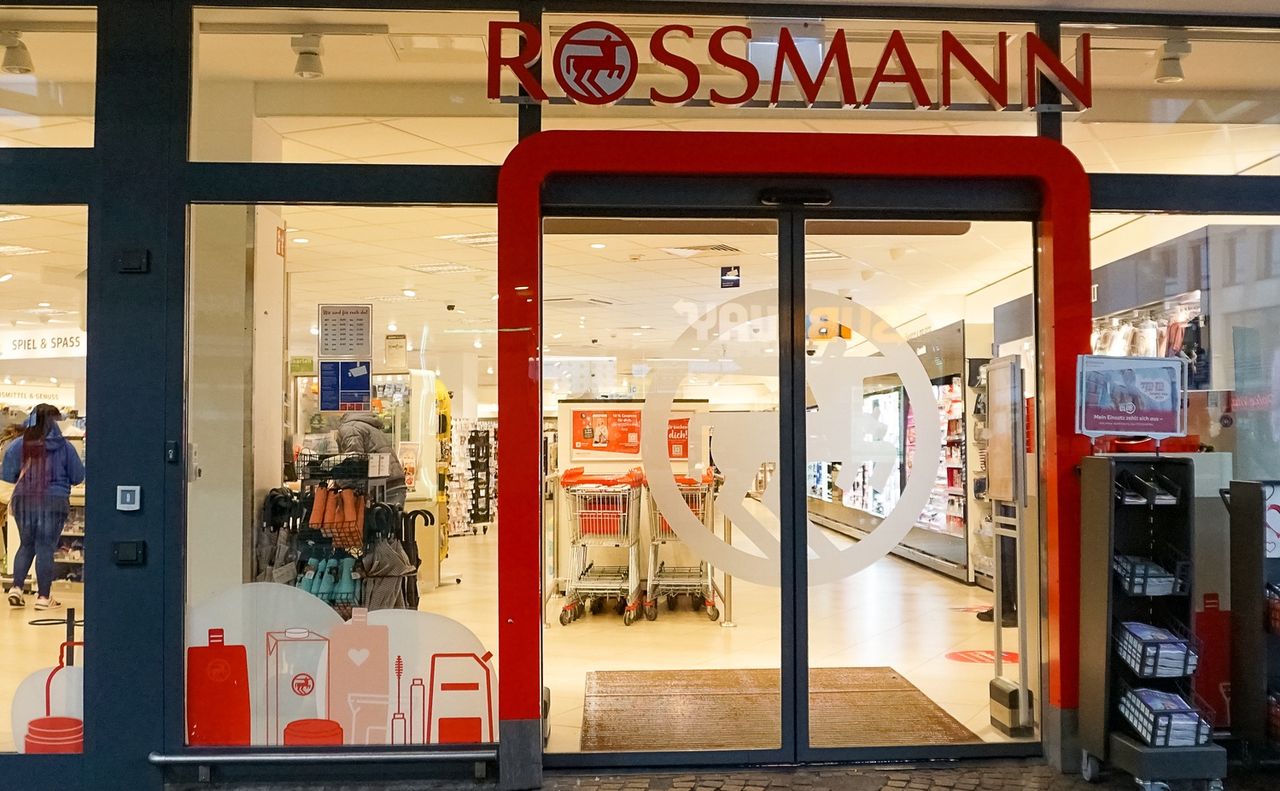 89,99 zł zamiast 129,99 zł. Zaczęło się w Rossmannie