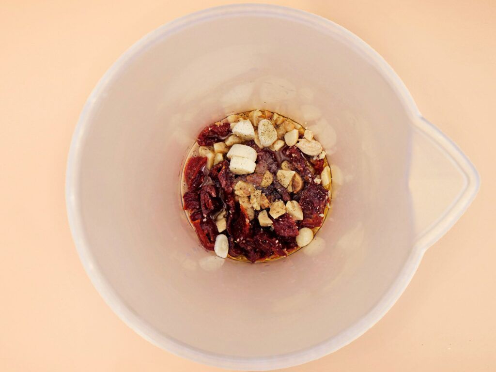 Makaron z pesto z suszonych pomidorów