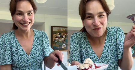 Ania Starmach robi letnie ciasto z bezą i owocami. Na sam widok cieknie ślinka
