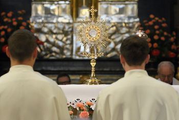 Boże Ciało. Korzenie święta i program obchodów w Lublinie