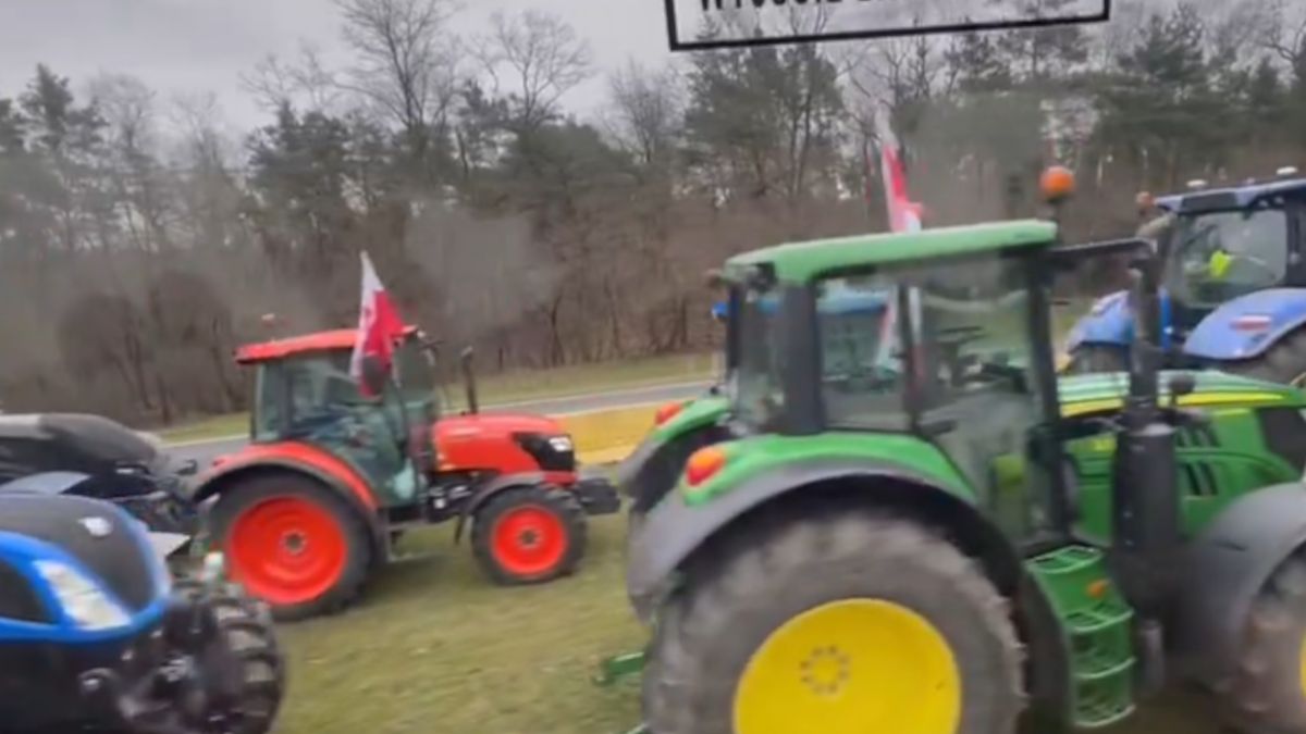 Rolnicy próbujący wjechać do Warszawy
