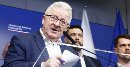 Problemy polskich rolników. Siekierski: "KE poszła łatwą drogą"