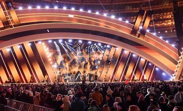 Samorządy hojnie łożą na telewizyjne sylwestry