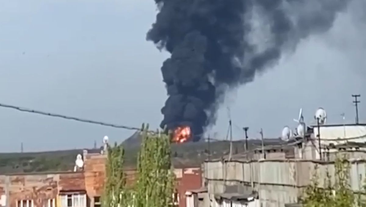 Płonie skład ropy w Makiejewce. Szef DRL: ostrzelała nas ukraińska armia 