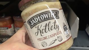 W Biedronce można kupić kotlety mielone z kapustą. Zawartość słoika miło zaskakuje