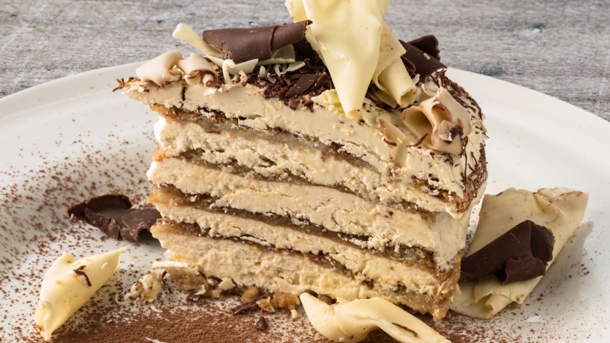 Prosty deser na spodzie z ciasta francuskiego