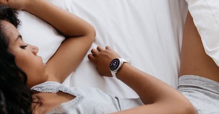 Prosty, lecz funkcjonalny smartwatch - MyKronoz ZeRound 2