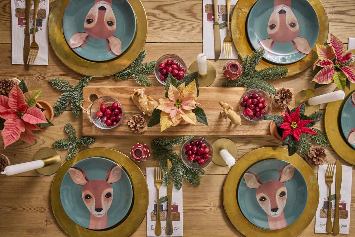 Zanim nadejdą święta. Uniwersalne dekoracje stołu z poinsecji