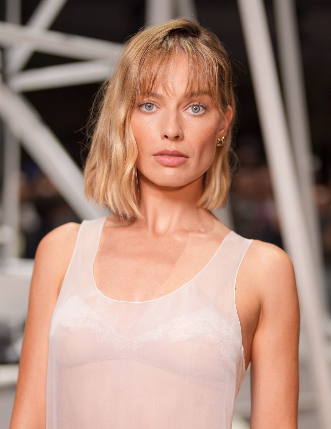 Margot Robbie na pokazie Chanel w Paryżu