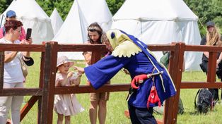 Na Zamku Rabsztyn nie brakowało atrakcji! Tłumy bawiły się na tegorocznym turnieju rycerskim. Zobaczcie zdjęcia z imprezy