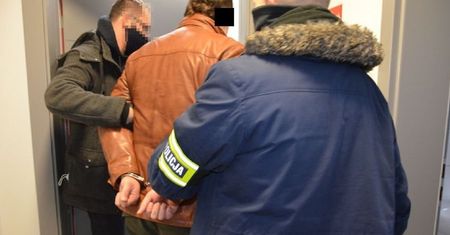 Oszustwo na BLIK-a. 31-latek wyłudził blisko 130 tys. złotych. Grozi mu 8 lat więzienia