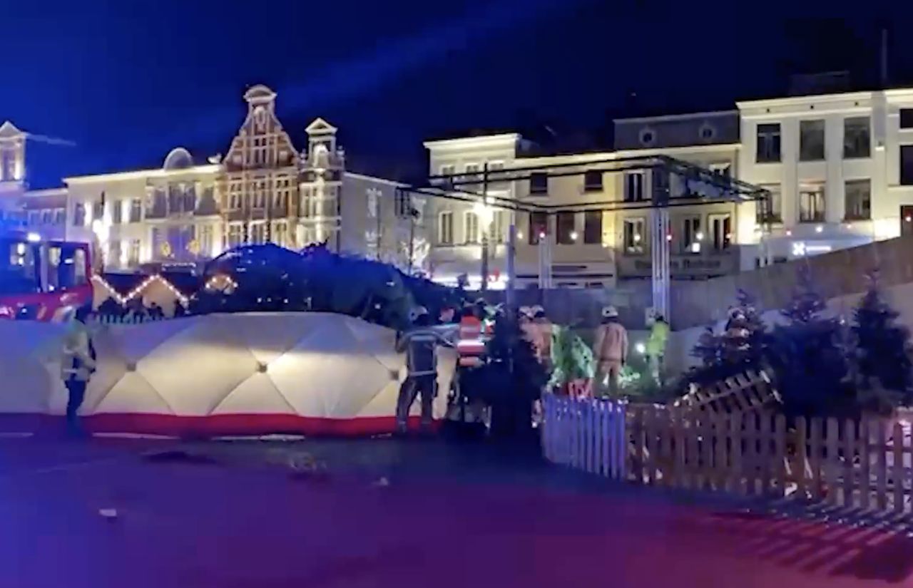 The Christmas tree, set up in the market square in the Belgian city of Oudenaarde, fell on people.