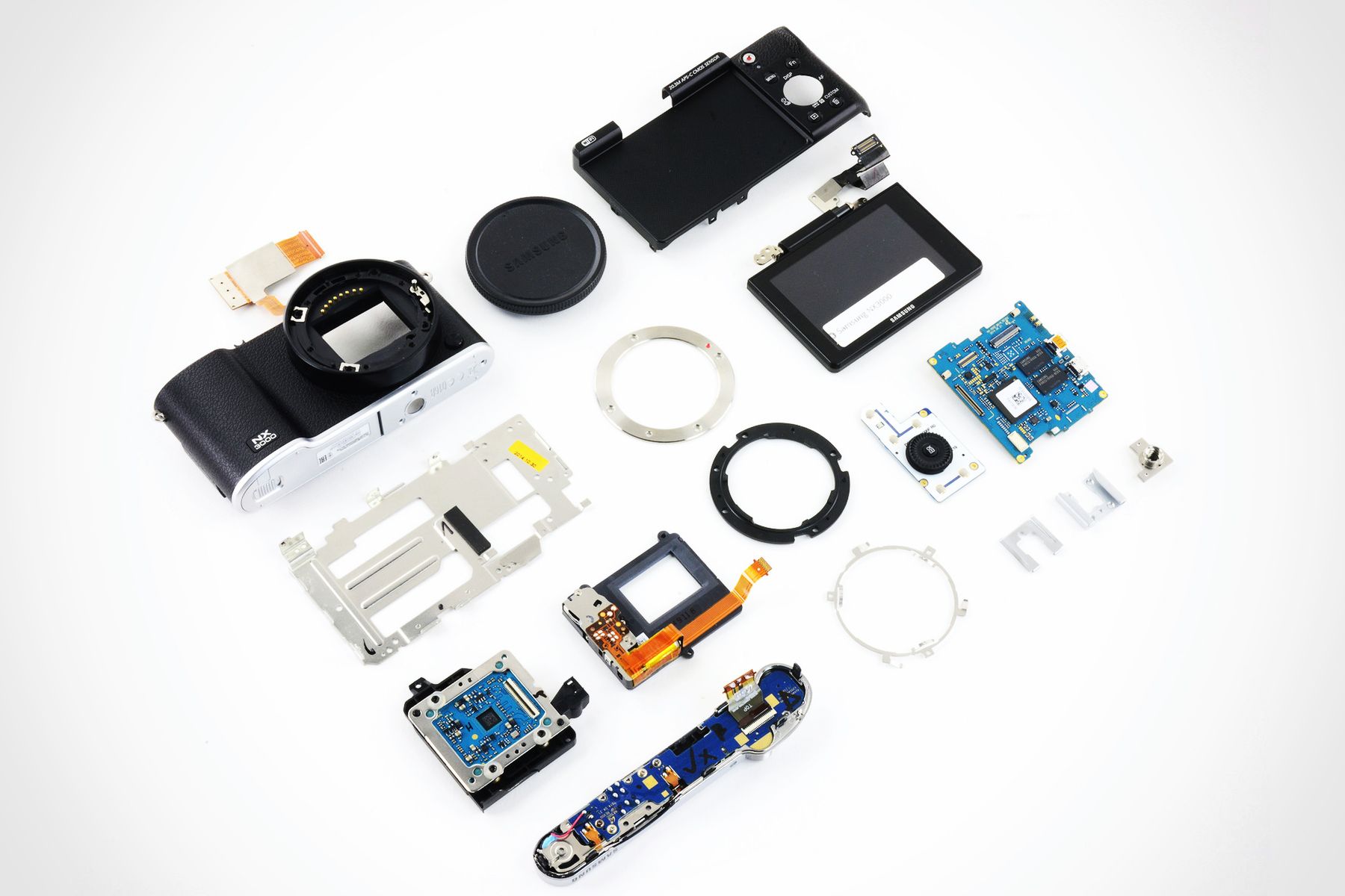 Rozłóż swojego Samsunga NX3000 na trybiki pierwsze 1
