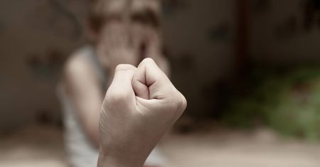 Tymczasowy areszt dla sprawcy za brutalny rozbój na 37-latce. Grozi mu 18 lat