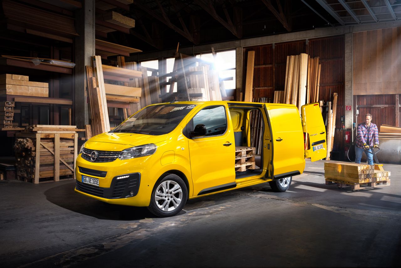 Opel Vivaro-e przejedzie w zależności do wersji od 230 do 330 km na jednym ładowaniu
