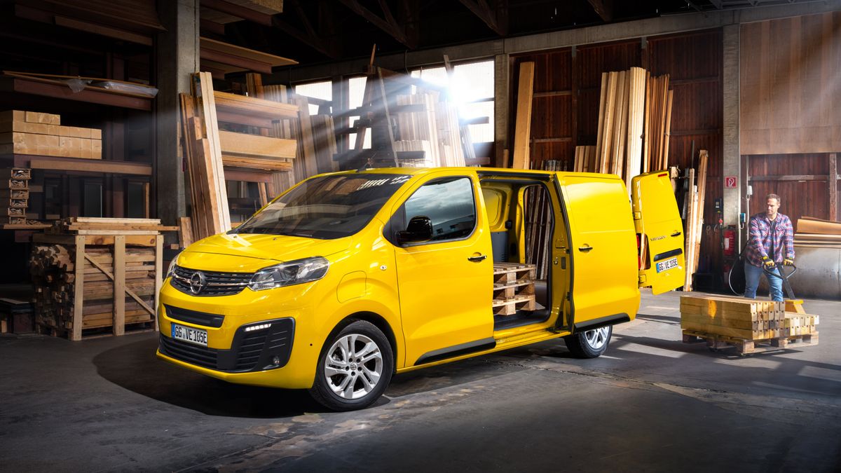 Opel Vivaro-e przejedzie w zależności do wersji od 230 do 330 km na jednym ładowaniu