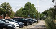 Straż Miejska sprawdza, czy przed głównymi szczecińskimi szpitalami kierowcy parkują prawidłowo.