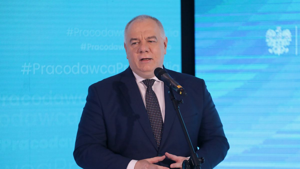 Warszawa, 22.11.2021. Wicepremier, minister aktywów państwowych Jacek Sasin podczas debaty "Pracodawca Pro Familia � co to oznacza w praktyce?", 22 bm. w Ministerstwie Rodziny i Polityki Społecznej w Warszawie. (sko) PAP/Albert Zawada